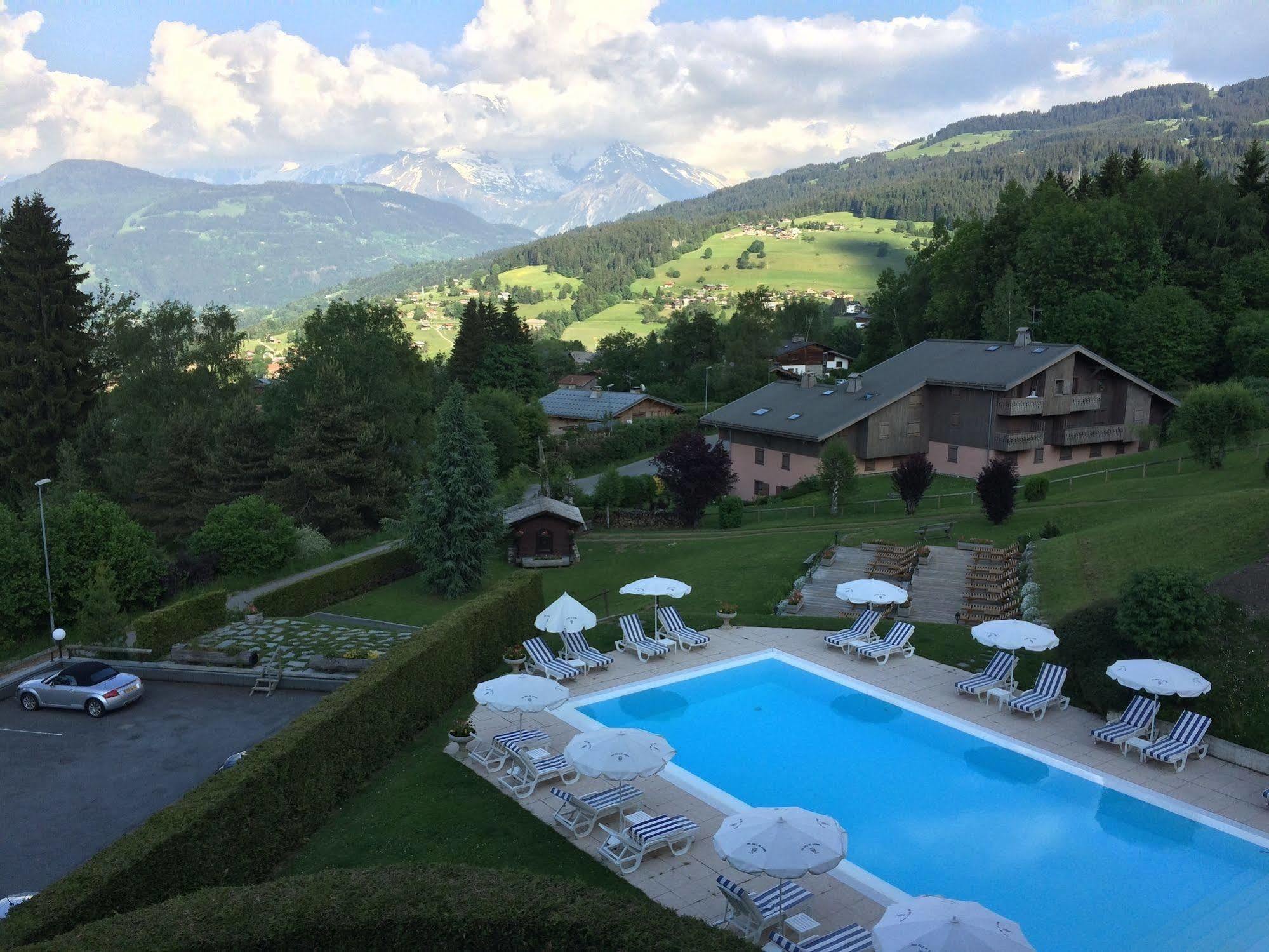 Aux Ducs De Savoie 호텔 꽁블루 외부 사진